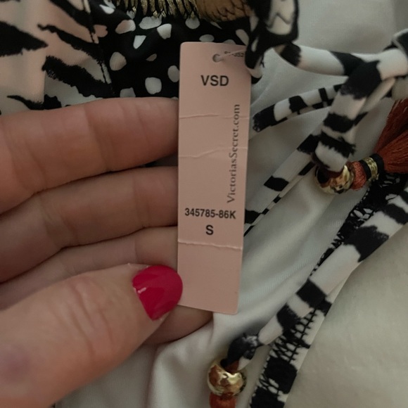 NWT Victoria’s Secret medium top and small bottom bikini - Picture 8 of 13